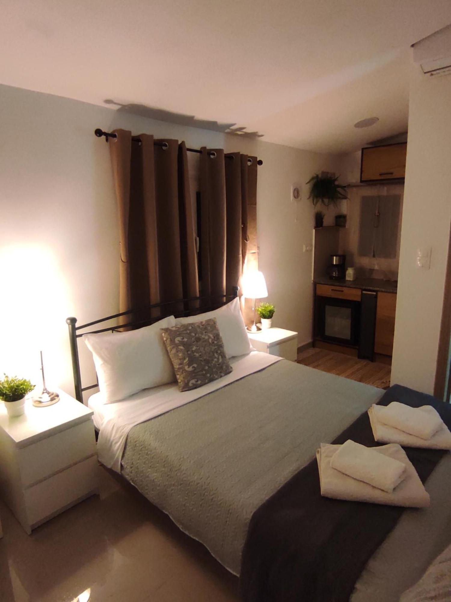 Apartmán Johnson House Rafína Exteriér fotografie