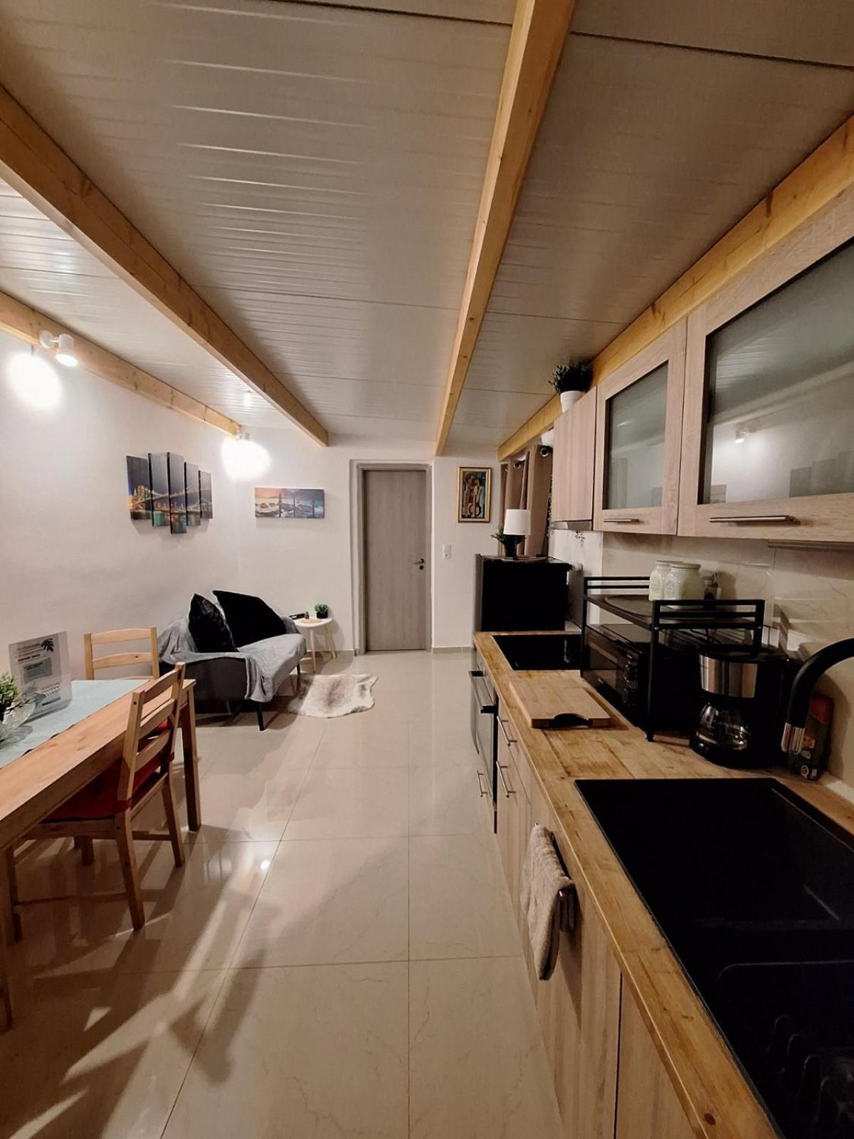 Apartmán Johnson House Rafína Pokoj fotografie